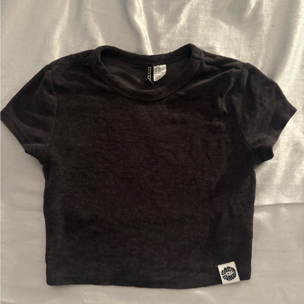 Divided BlackShort Sleeve Tee